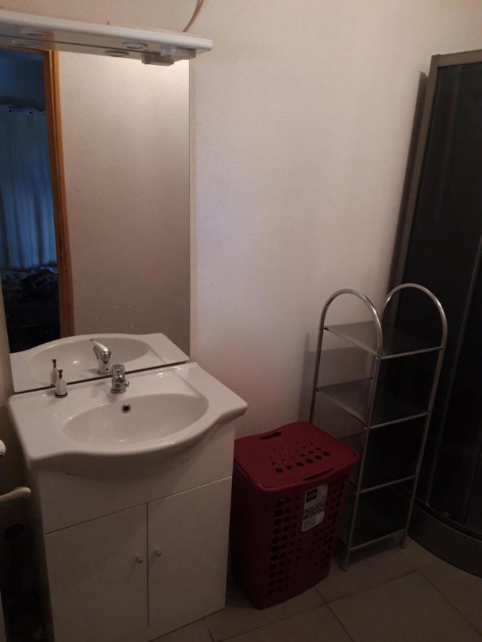 Appartement F1 Meuble 3 Personnes オーブナ エクステリア 写真